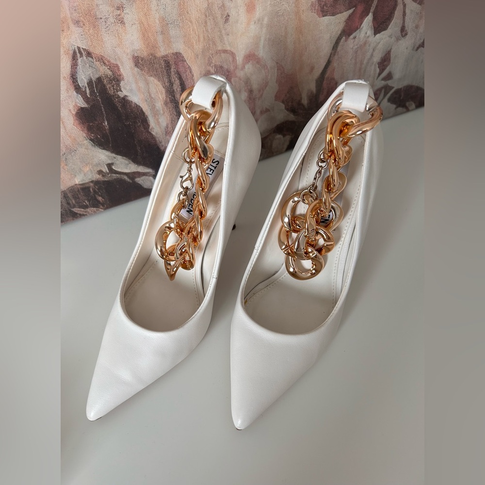 Steve Madden Stylish White Heels with Gold Chain Accent